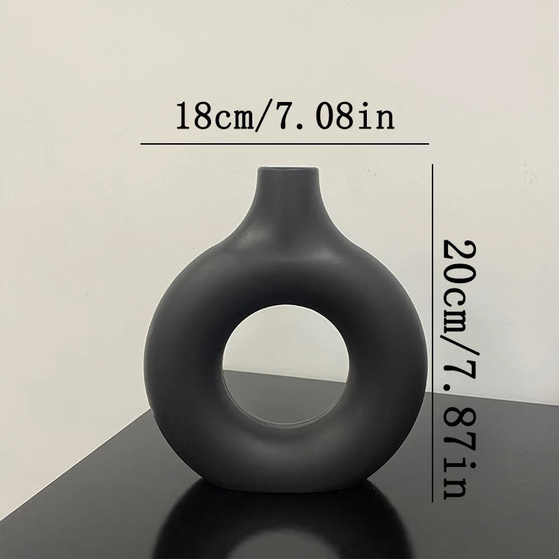 Nordic Plastic Vase – Black